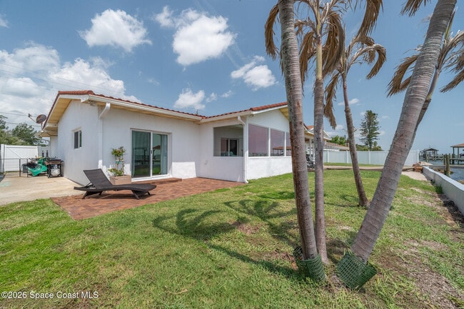Building Photo - 1110 S Banana River Dr