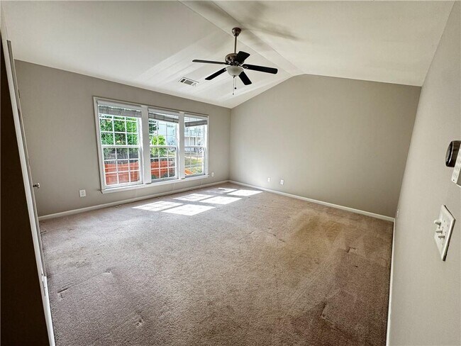 Building Photo - 2530 Vistoria Dr