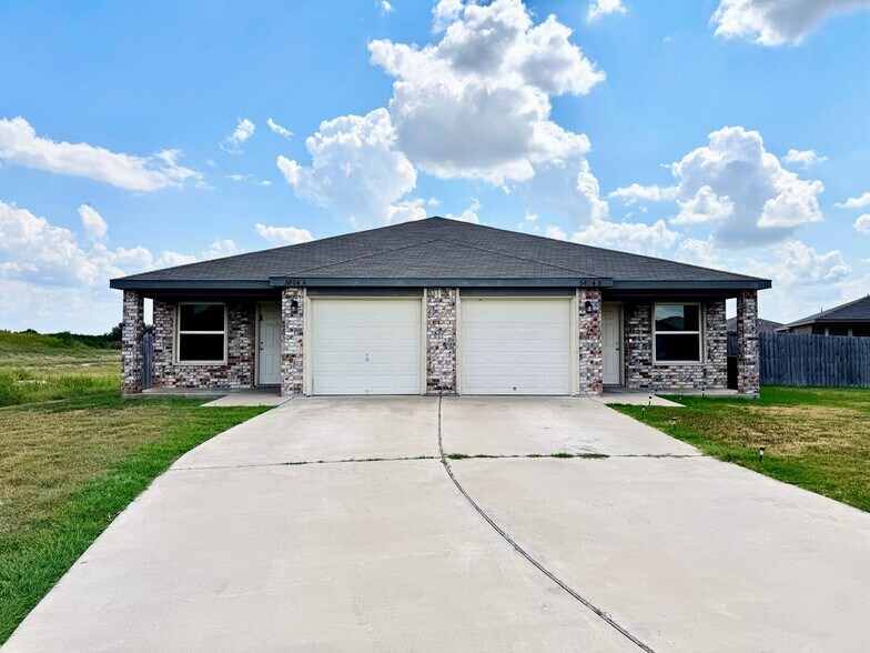 Primary Photo - 5804 Rustler Dr