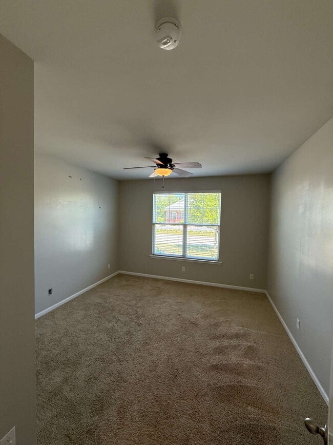 Building Photo - "Charming 3-Bedroom Beaufort Retreat in Picket Fences!!"