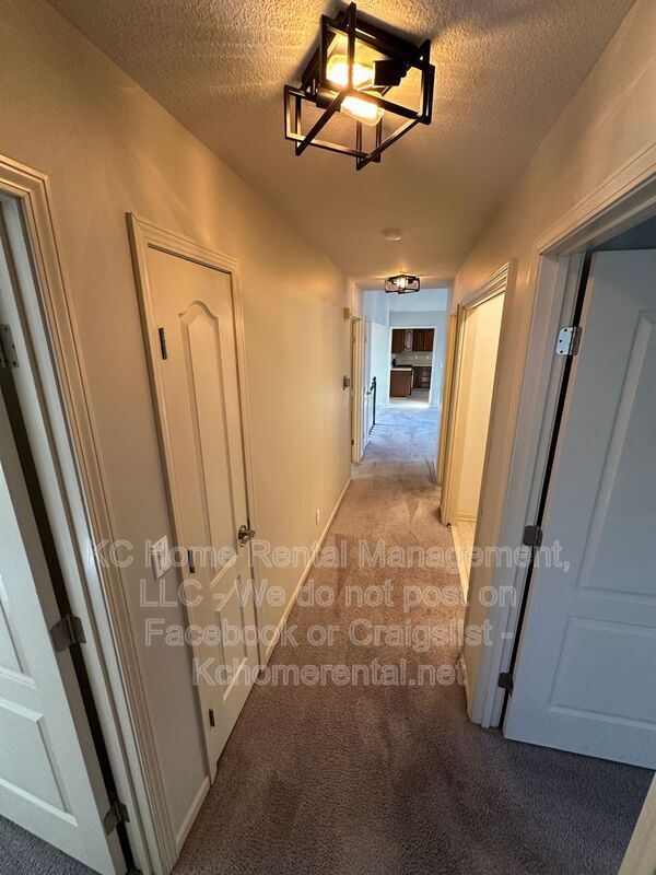 Building Photo - 9802 NW 72nd Terrace