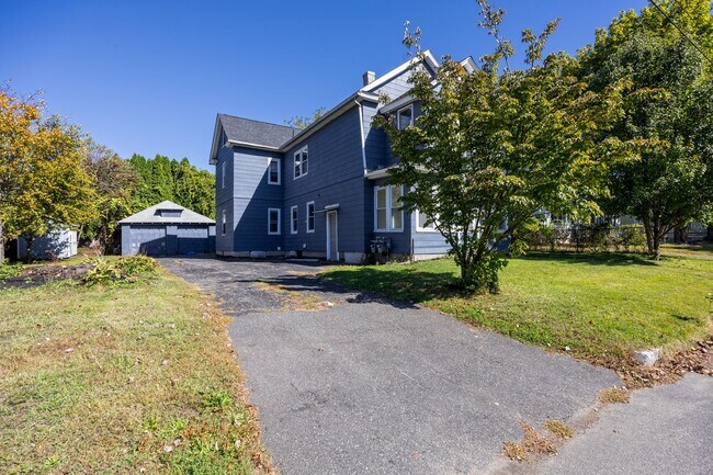 Building Photo - 182 Narragansett Blvd