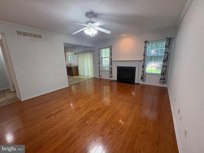 Building Photo - 208 Castle Dr