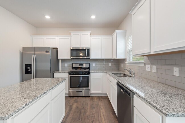 Building Photo - 5513 English Holly Wy