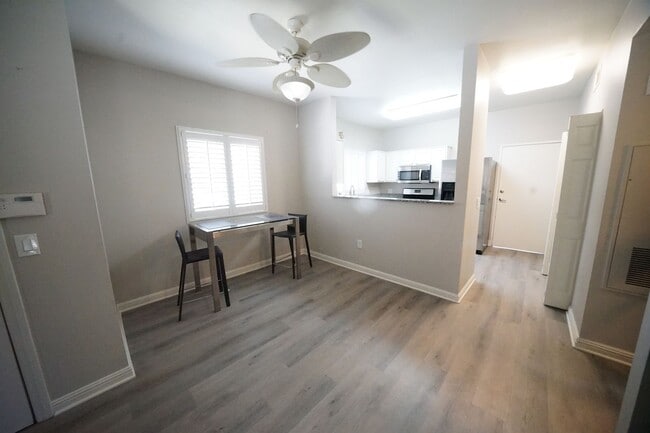 Building Photo - 5250 S Rainbow Blvd