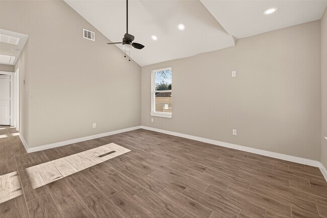 Building Photo - 8902 Alejo Dr