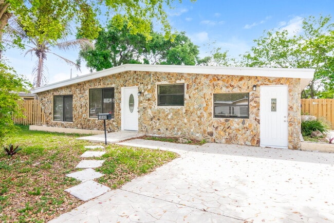 Building Photo - 3880 Jackson Blvd