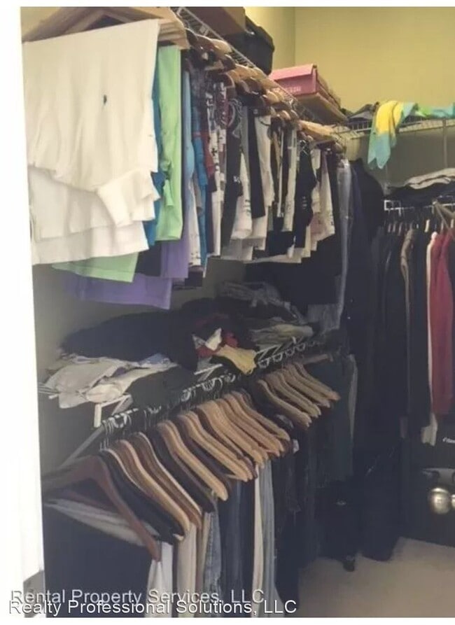 Building Photo - 4 br, 3.5 bath House - 8312 Chadburn Crossing