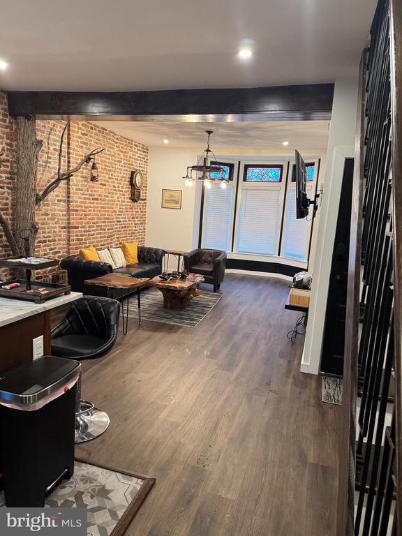 Building Photo - 814 Chestnut St