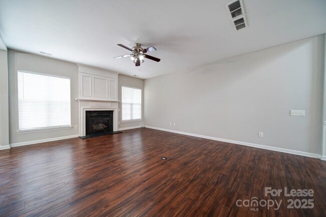 Building Photo - 9821 Carson Whitley Ave