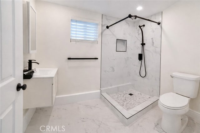 Building Photo - 1204 E Ave Q4