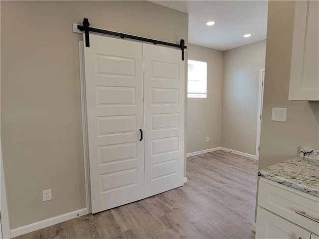 Building Photo - 1040 Wilson Pl