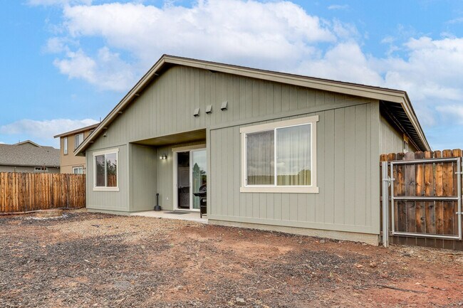 Building Photo - 12281 Pegasus Rd