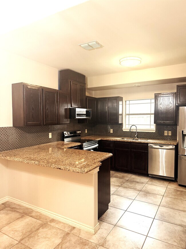 Building Photo - 616 Waxwing Cedar Drive