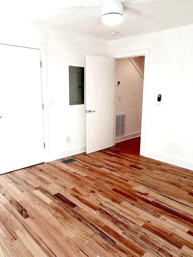 Building Photo - 517 Weakley Ave