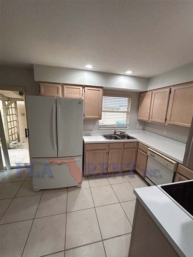 Building Photo - *  3/2.5 Golf Villa located in Winter Springs *