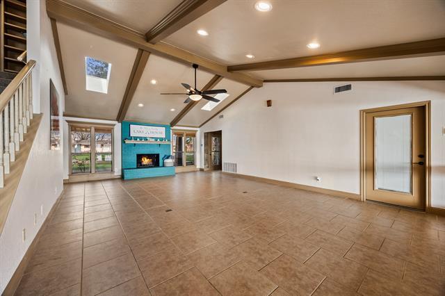 Building Photo - 18409 Shore Dr