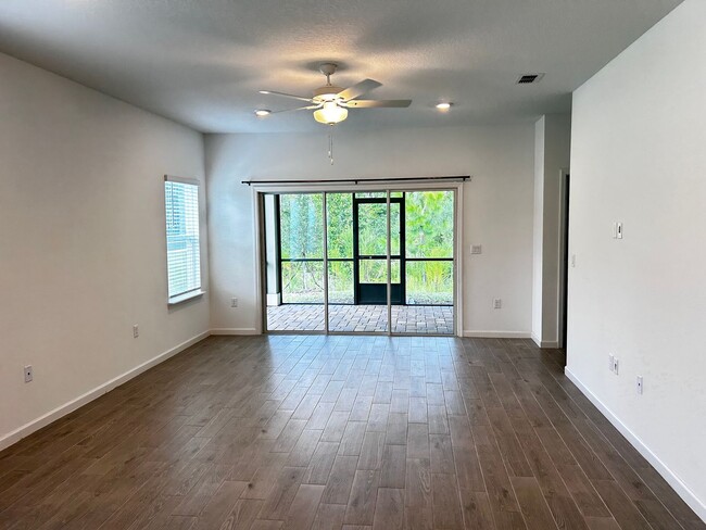 Building Photo - Beautiful Newer Build 3/2.5 with Internet ...