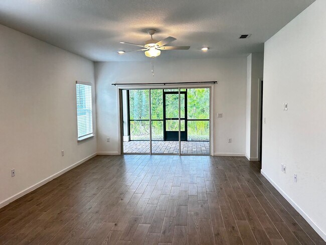 Building Photo - Modern Newer Build 3 Bed 2.5 Bath. Garage. Patio. In-Unit Laundry. Internet and Lawn Care Included!