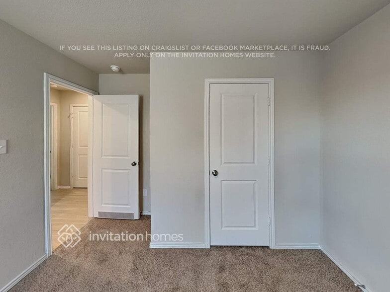 Building Photo - 7323 Avila Vis
