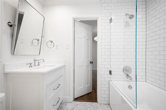 Building Photo - 6243 Del Norte Ln