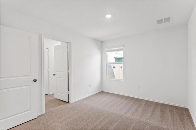 Building Photo - 117 Imola St