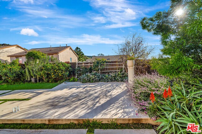 Building Photo - 12440 La Cresta Way