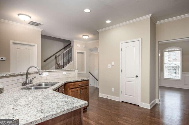 Building Photo - 528 Twinrose Way