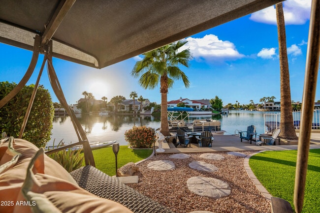 Building Photo - 1817 E Willow Tree Ct