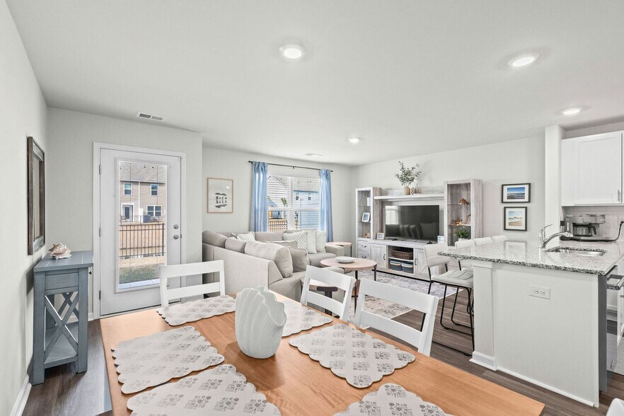 Building Photo - 1 N Yaupon Dr