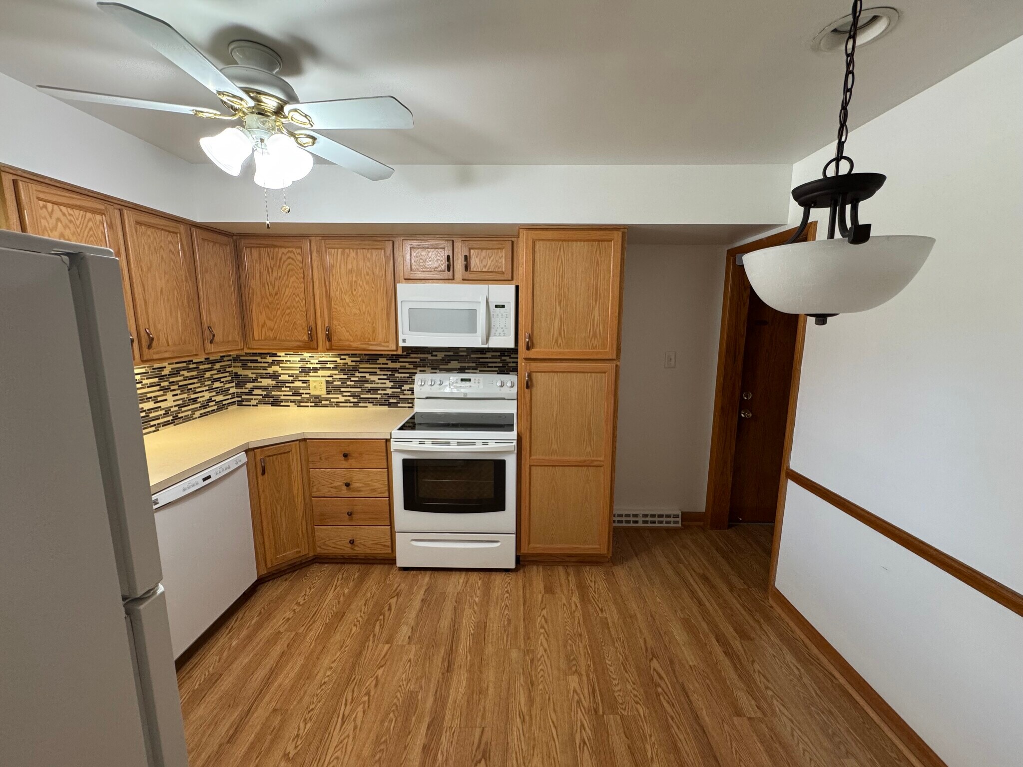 Kitchen - 270 Kenridge Rd
