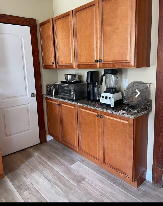 Building Photo - 14 Bardwell St