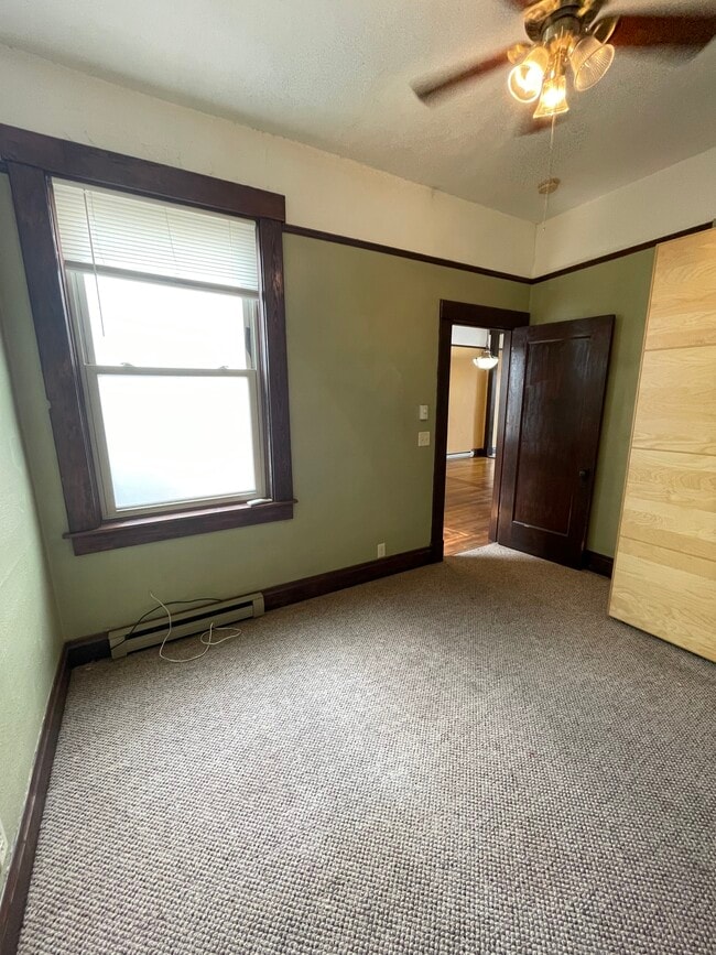 Building Photo - Sunflower Estate LLC
