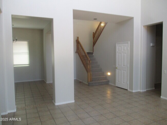 Building Photo - 3534 W Rushmore Dr