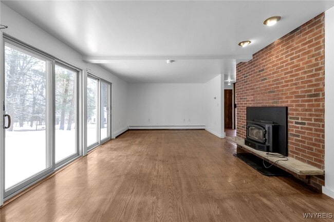 Building Photo - 2955 E Church St