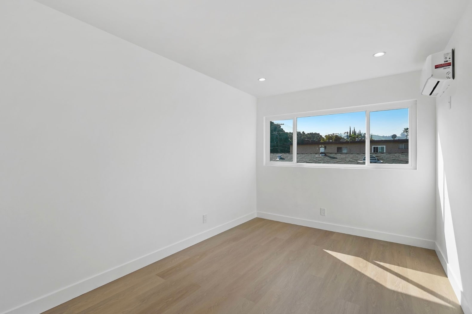 Building Photo - 2915 Hauser Blvd