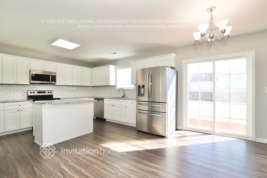 Building Photo - 3906 Creekmoore Dr