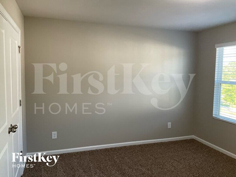 Building Photo - 5510 Cobblestone Glen Dr