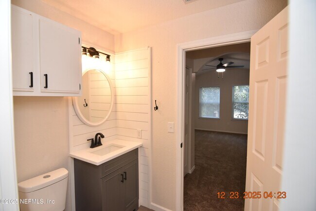 Building Photo - 13810 Sutton Park Dr N