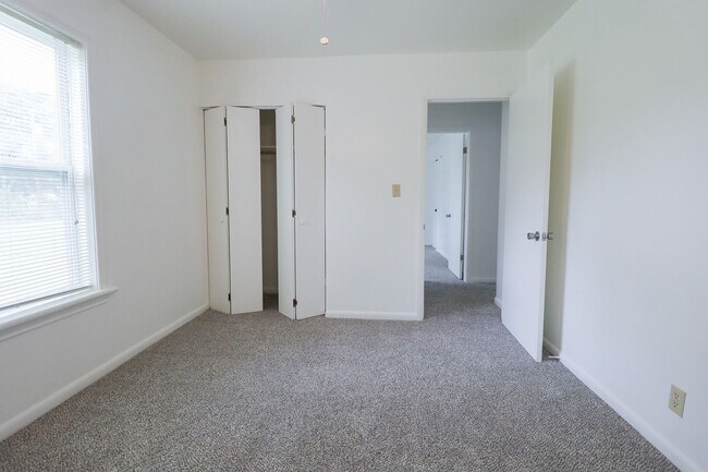 Building Photo - Charming 2 Bed, 1 Bath Home!