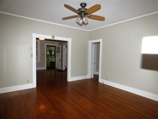 Building Photo - 447 Dickinson St