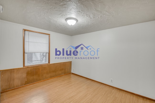 Building Photo - 3242-3248 SE Alder Ct - 3242.5