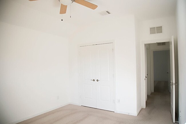 Building Photo - 8121 Belgian Blue Ct