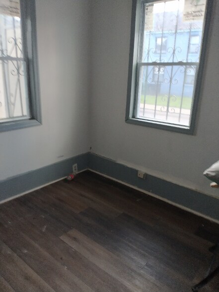 Building Photo - 13 Allway St