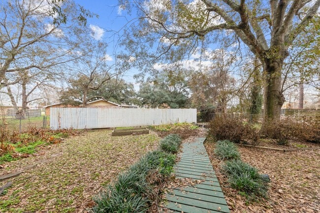 Building Photo - COMING APRIL 1ST!  NEWLY REMODELED HOME!