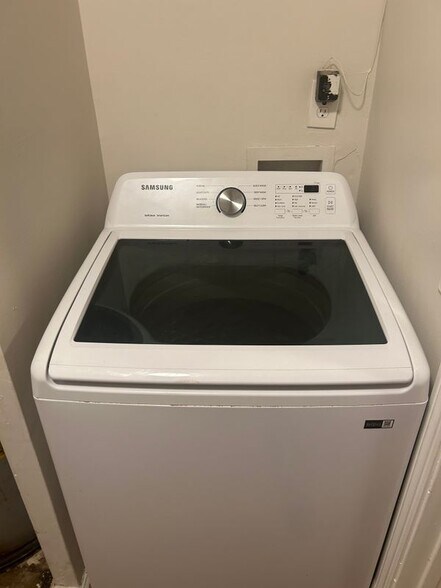 Building Photo - 8102 Fairington Village Dr