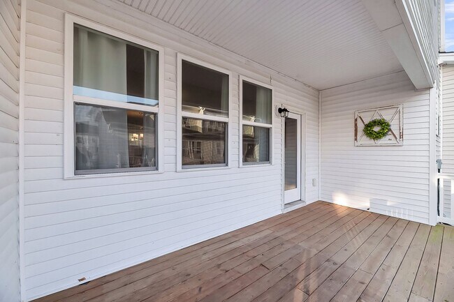 Building Photo - 544 McLernon Trce