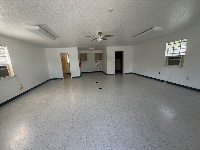 Building Photo - 516 Battlebell Rd