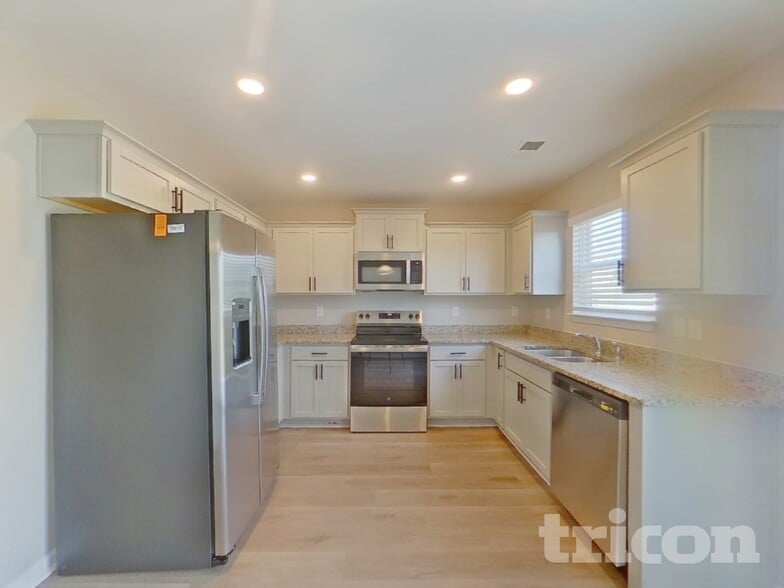 Building Photo - 271 Millen Dr