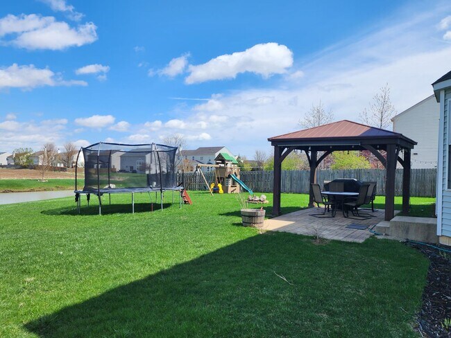 Building Photo - Kenosha 4 bedroom home